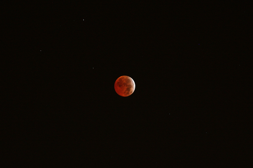 8.Moon-at-Eclipse-totality