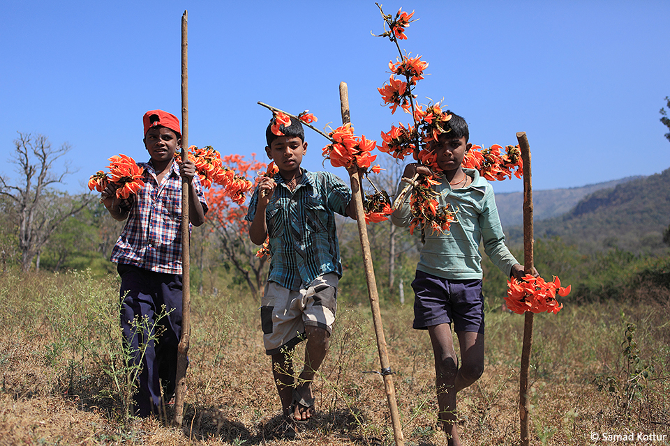 Gods of BRT children with flowers resize(1)